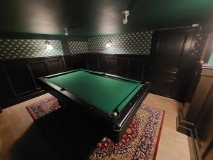 Villas Arcachonnaise - centre ville - 500m de la plage : photos des chambres