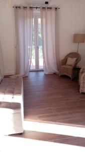 Casa Rosamari - su Lago di Posta Fibreno, Appartamento con camino