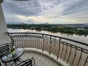 Riverview Vintage Home 8pax Kuching - Kampung Baru