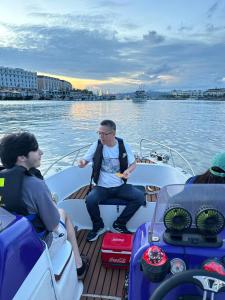 Cano cao tốc Du lịch tham quan ngắm cảnh vịnh Hạ Long