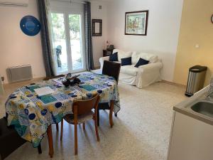 Rez-De-Jardin Villa - Proche Plages & Port