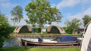 Glamping at the water, close to Amsterdam - Aalsmeerderbrug