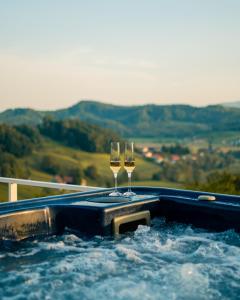 Cottage Retreat with Hot Tub & Sauna 