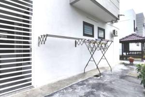 Semi D 20pp Pool, Karaoke & Pool Table