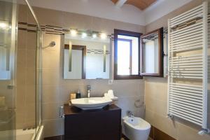 Villa Kety -Luna con preciosa piscina y vistas !