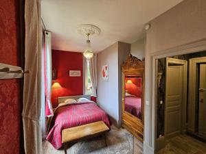 B&B / Chambres d'hotes Chateau de MontSable : Chambre Quadruple avec Douche