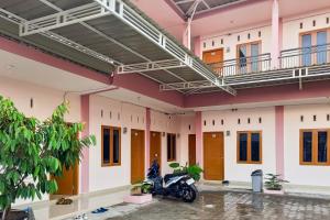 RedDoorz Syariah near JBC Jambi