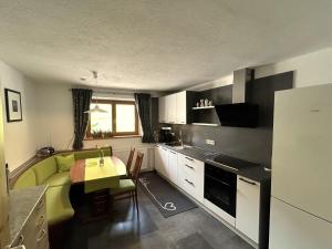 Apartement Schuster Lake Prags Braies