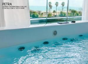 Deluxe Double Room with Balcony and Sea View