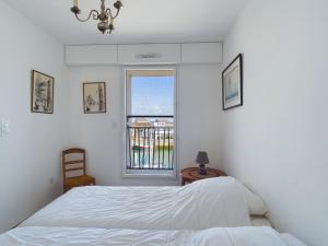 Vue directe port des Sables dOlonne - T3 pour 6