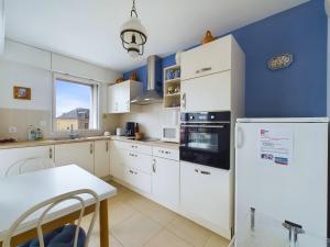 Vue directe port des Sables dOlonne - T3 pour 6