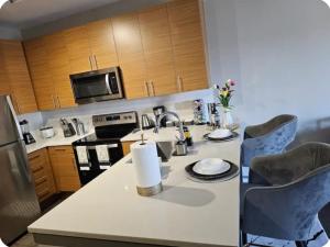 Uptown Stay and Adventures with Pool, Bars & Shops