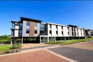 Zimbali Lakes Boulevard Edge