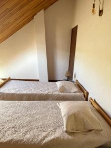 Appartements Six Duplex a la montagne POMPIERY : photos des chambres