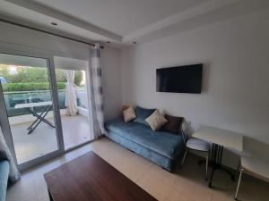 complexe avec piscine