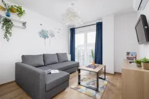 Nowoczesny Apartament w Krakowie z Klimatyzacją i Parkingiem by Noclegi Renters - Zielonki