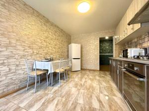 ApartPoltava Затишна квартира в новобудові, панорамний балкон, банківський чек