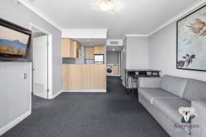 KozyGuru | Central Sydney | 2 Bed 2 Bath City View