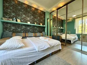 ApartPoltava, Однокімнатні апартаменти з КУТОВОЮ ВАННОЮ, біля Краєзнавчого музею, АРТ кафе Кавун - Poltava