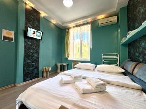 ApartPoltava, Однокімнатні апартаменти з КУТОВОЮ ВАННОЮ, біля Краєзнавчого музею, АРТ кафе Кавун