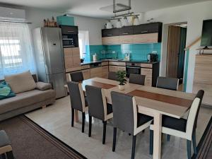 R&R Vendégház Balatonkenese