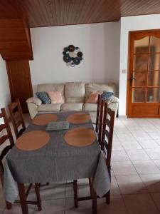 Maisons de vacances Maison des trois ormeaux : photos des chambres