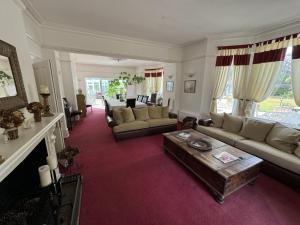 Hookwood Lodge London Gatwick