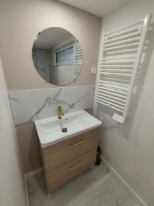 Maisons de vacances Le Gite de L-Ogerie - 20 min du Puy du F - Petit dej et draps compris : photos des chambres