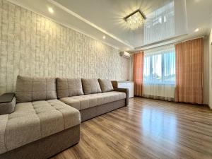 ApartPoltava Cучасні 2-кімн апартаменти з великою кутовою ванною ЦЕНТР МІСТА