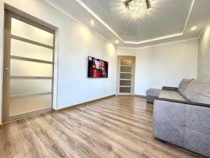 ApartPoltava Cучасні 2-кімн апартаменти з великою кутовою ванною ЦЕНТР МІСТА