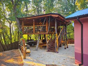 Alen Mak Forest Hotel
