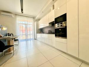 ApartPoltava Дизайнерська студія в ЕЛІТНІЙ новобудові розкішна ВАННА, Сонячний парк