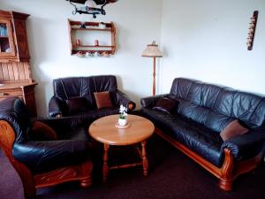 Ferienwohnung ENDORA im Harzer Stil, Handgefertigte Möbel - WLAN- GARAGE - Wandern-Mountainbike-Motorradurlaub