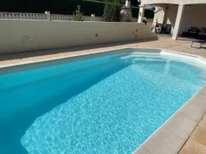 Villa avec piscine et Jacuzzi entre Aix et Marseille - 加尔达讷