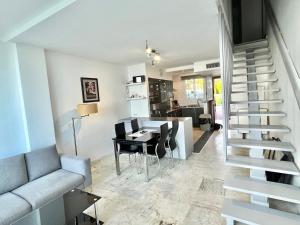 Château de la mer, by Welcome to Cannes