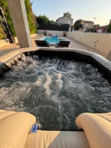 Villas Villa avec piscine et Jacuzzi entre Aix et Marseille : photos des chambres