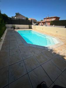 Villas Villa avec piscine et Jacuzzi entre Aix et Marseille : photos des chambres