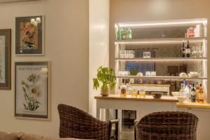 ELIVAAS 4 BHK with Pvt pool & Bar - PinkSky