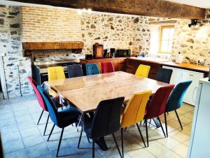 la longère du plessis Mornay, 30 min du Puy du fo, wifi, parking, jardin