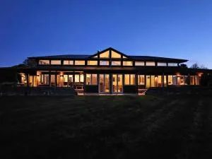 Spacious Country Lodge - 提马鲁