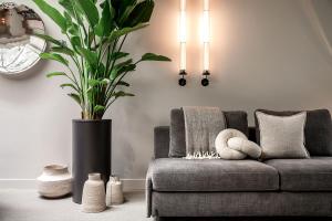 Luxury Residence in old Marais, 3 BR, Patio, Sauna, Fitness Room, AC