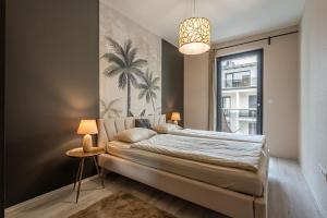 Condos with Garage and Balcony in City Center