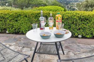 Villas Superbe villa provencale climatisee, piscine et jardin a Mougins Village : photos des chambres