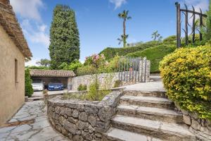 Villas Superbe villa provencale climatisee, piscine et jardin a Mougins Village : photos des chambres
