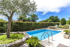 Villa Sole Istria near Pula for 7 people with jacuzzi and children playground