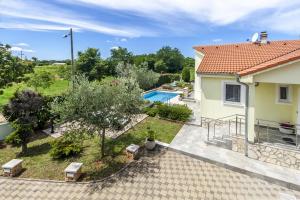 Villa Sole Istria near Pula for 7 people with jacuzzi and children playground