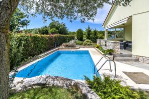Villa Sole Istria near Pula for 7 people with jacuzzi and children playground