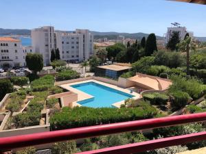 Studio Piscine vue mer Le Lavandou