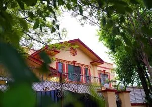 Royal Serena Residency - Bicho