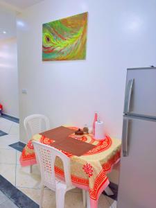 Quiet Central Home Near Beach - High Speed WiFi, Free Parking & Private Entry